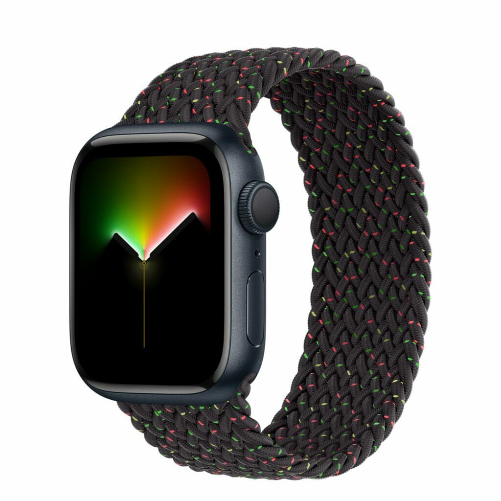 Apple Watch 7 midnight with solo loop